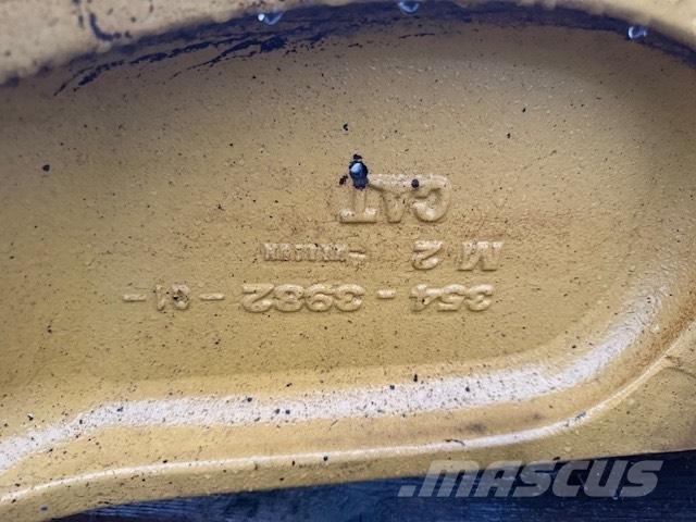 CAT 908 BUCKET LINK Benne