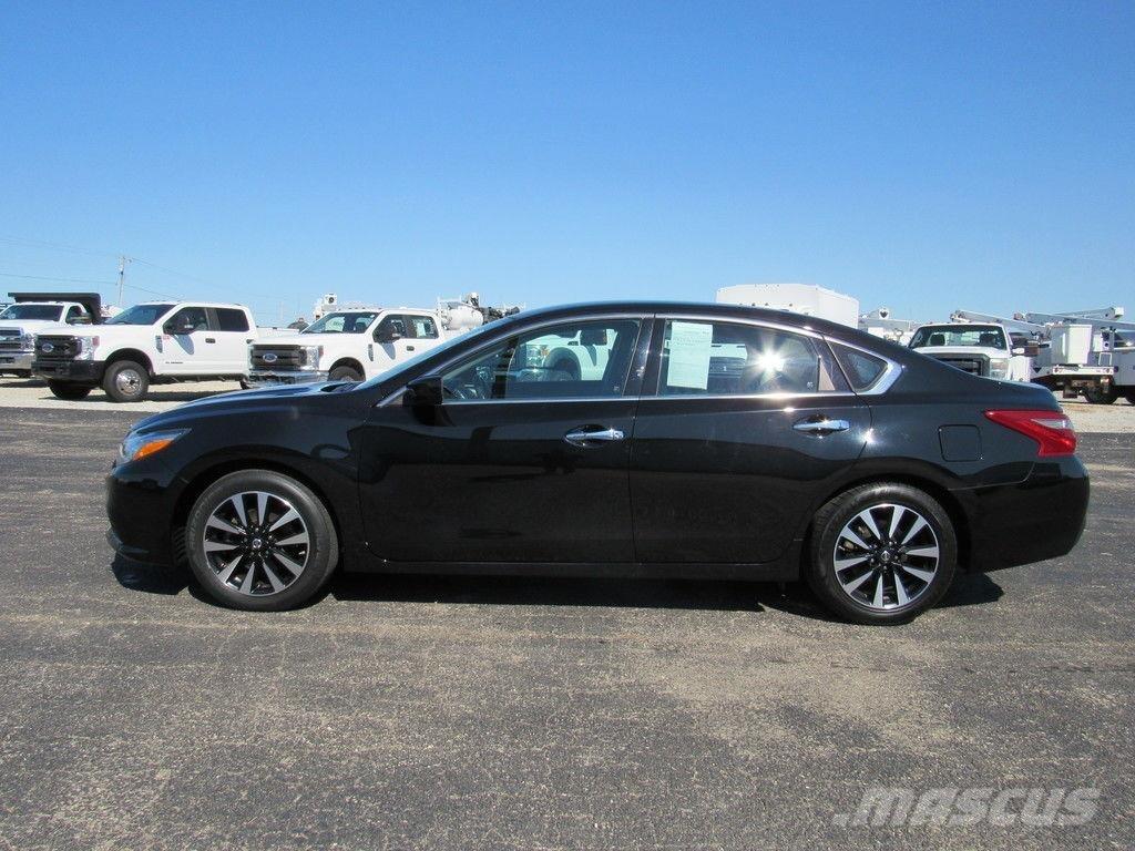 Nissan Altima Auto
