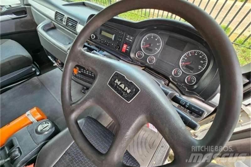 MAN 33 SERIES Camion altro