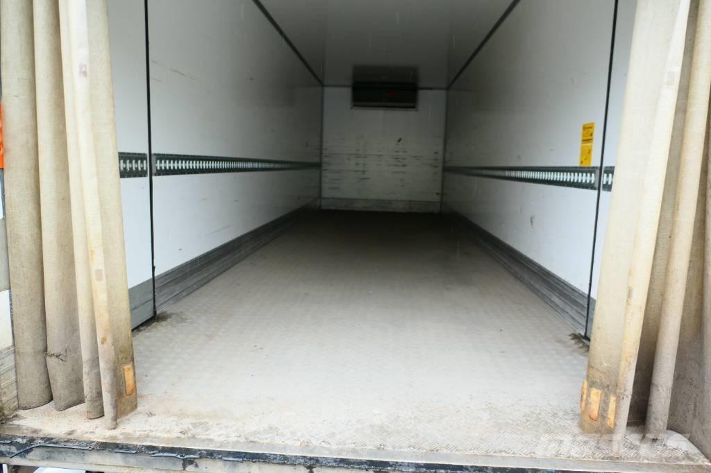 Volvo FM 330 6x2*4 Camion a temperatura controllata