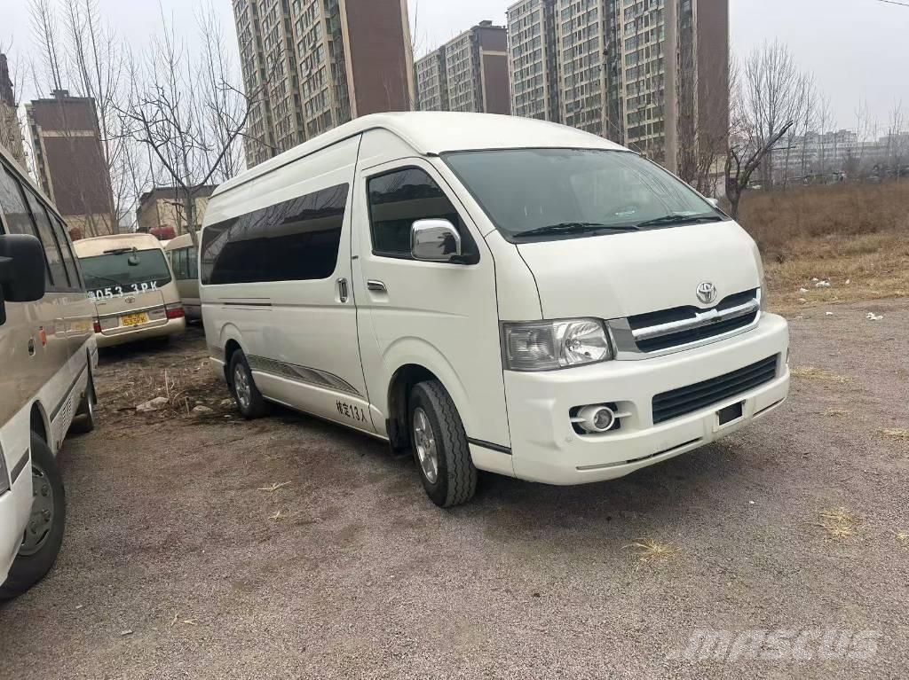 Toyota Hiace Autobus interurbani