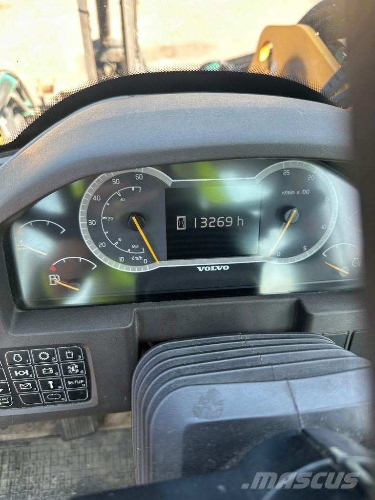 Volvo L 90 H Pale gommate