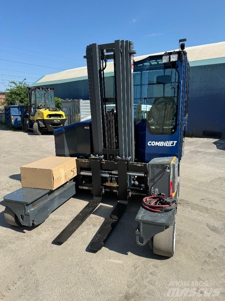 Combilift C4000ET Carrello elevatore retrattile a 4 vie