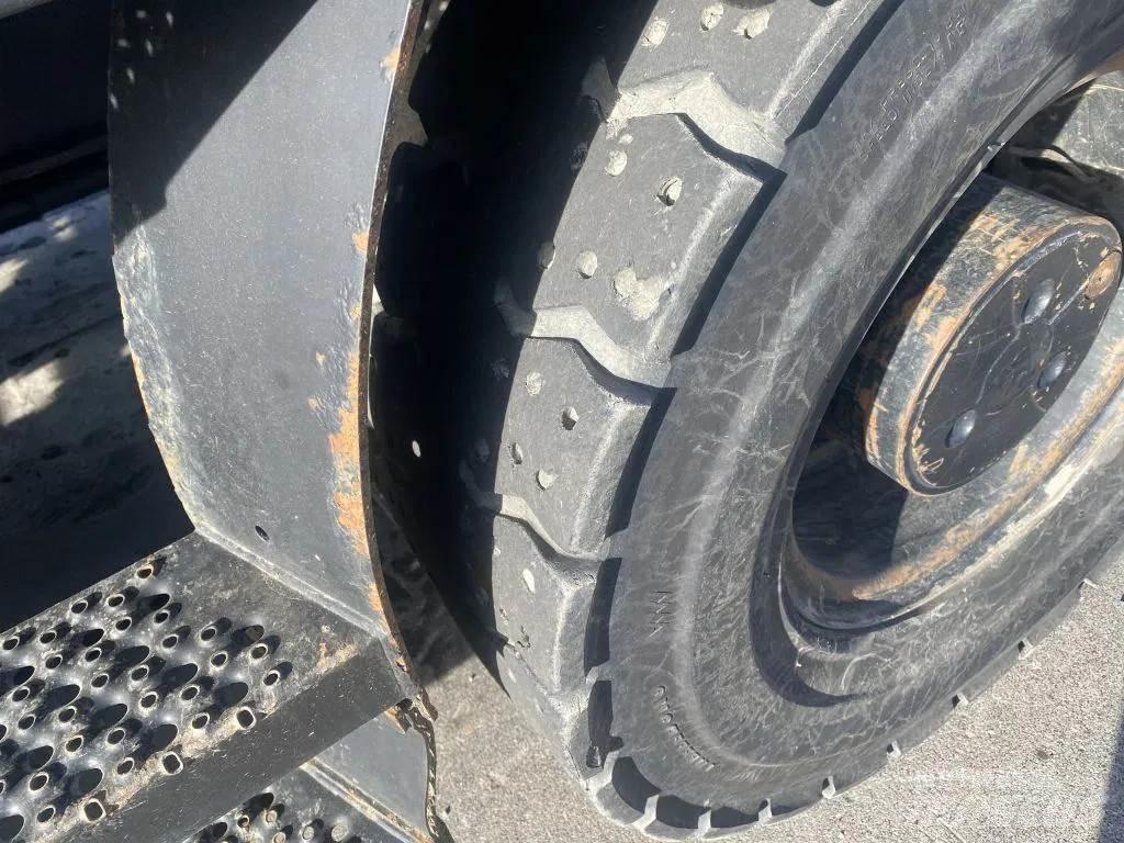 CAT M318F Escavatori gommati