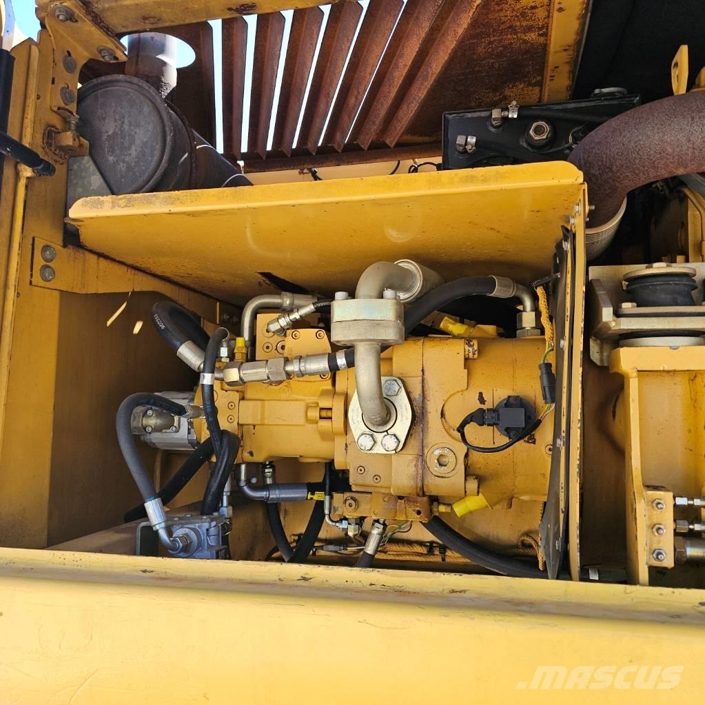 CAT 322 C Escavatori gommati