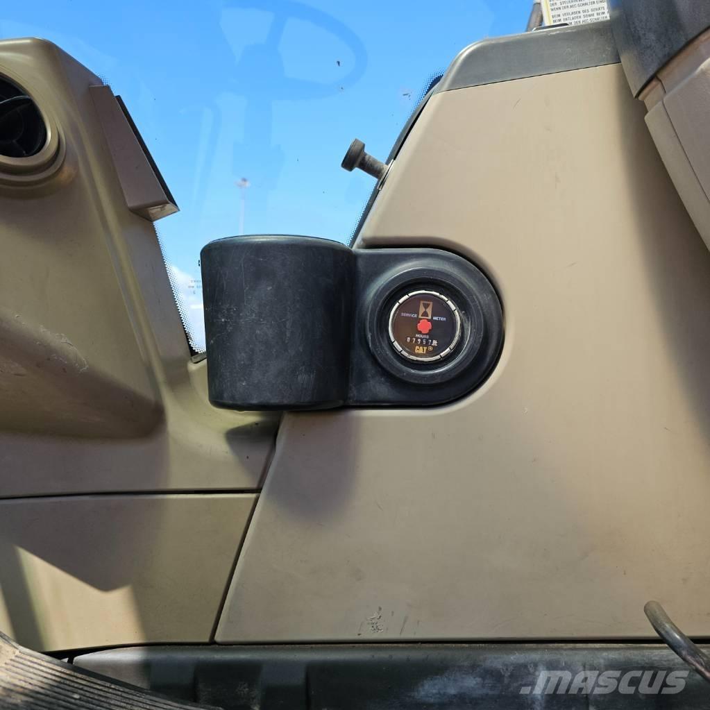 CAT 322 C Escavatori gommati