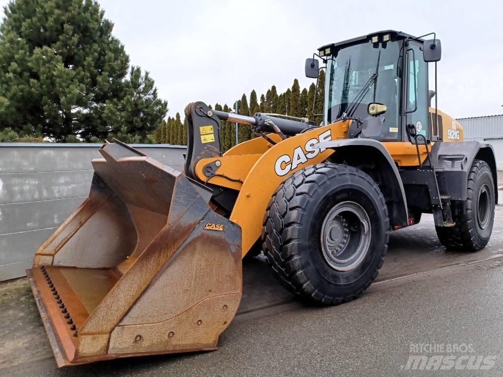 CASE 921 G Pale gommate