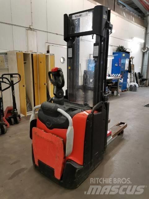 Toyota SPE120L Transpallet uomo a terra