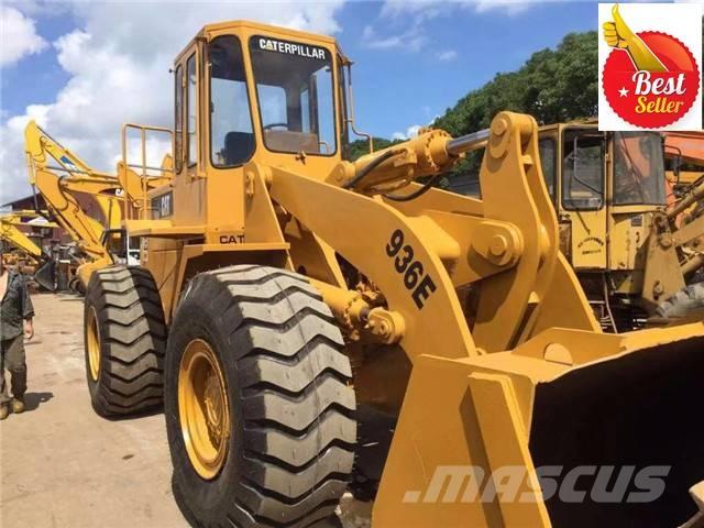 CAT 936 E Pale gommate
