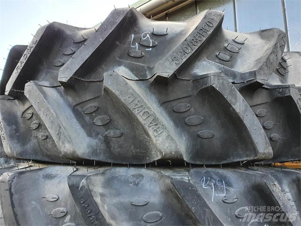 BKT 320/85R20 x2 Pneumatici, ruote e cerchioni