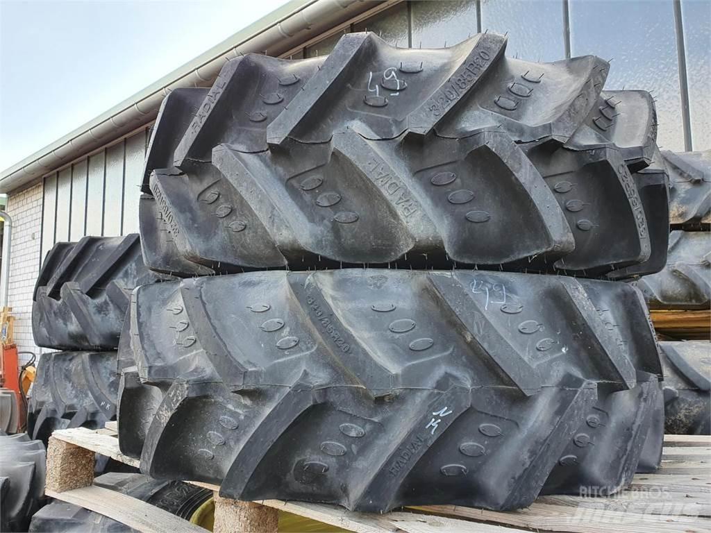 BKT 320/85R20 x2 Pneumatici, ruote e cerchioni