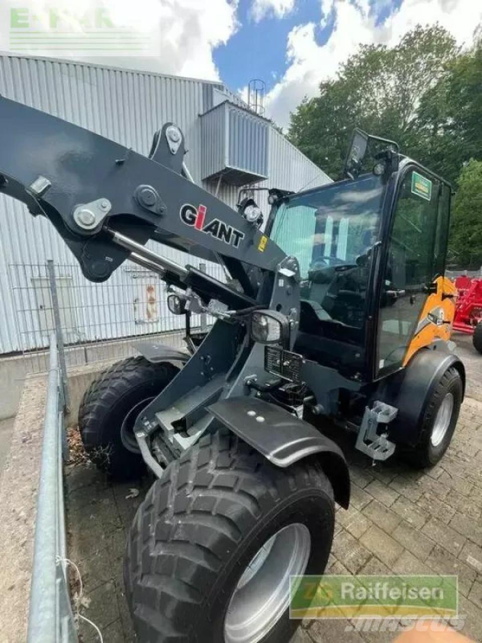 GiANT g5000 Miniescavatori