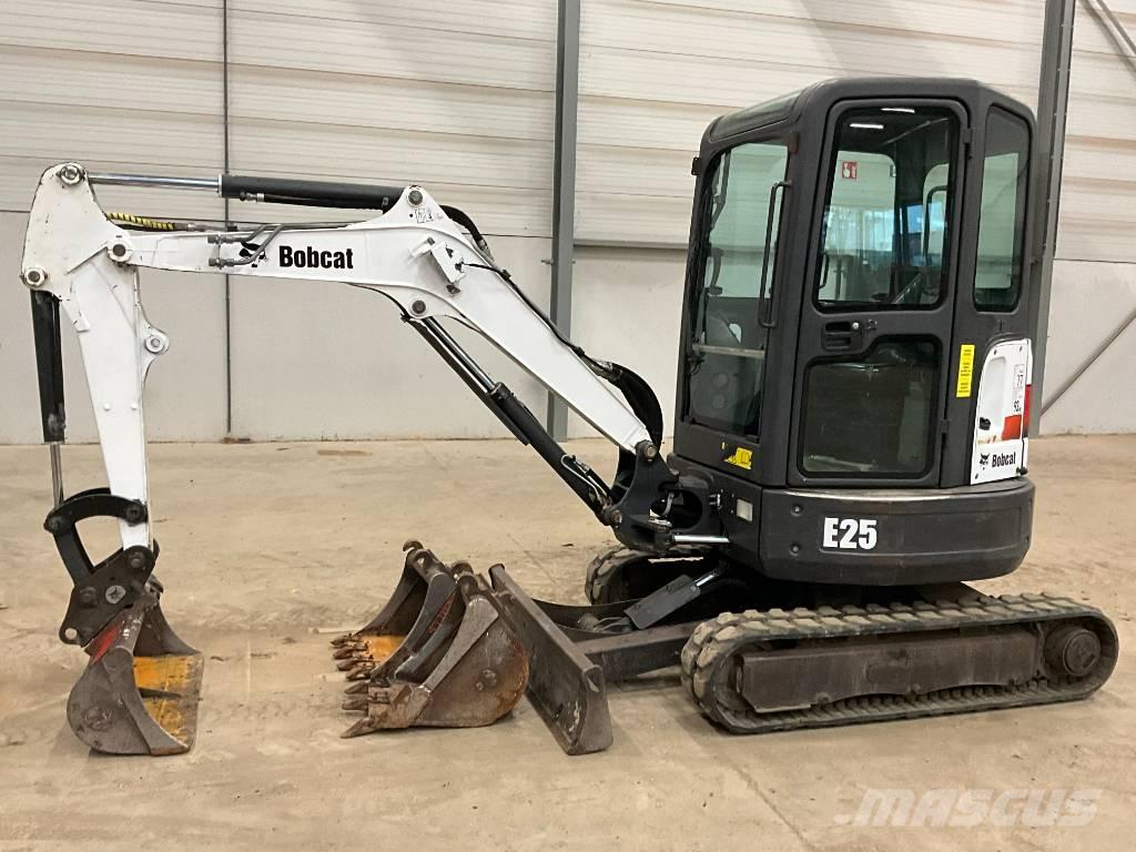 Bobcat E 25 Miniescavatori