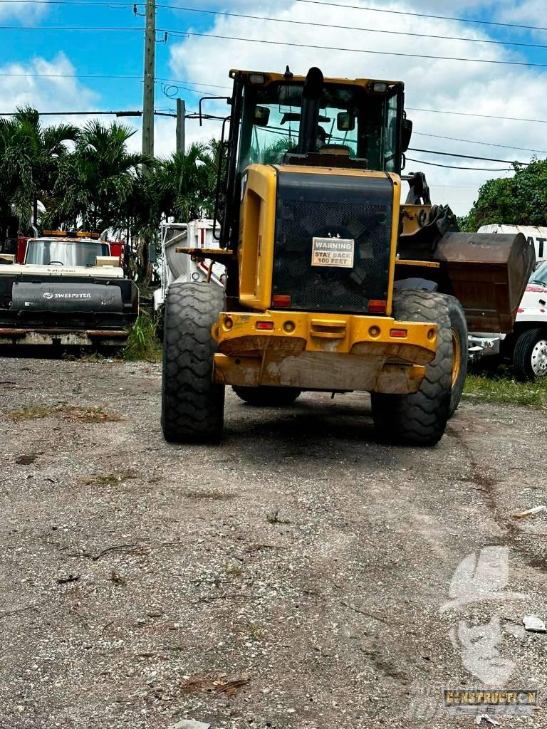 CAT 930 H Pale gommate