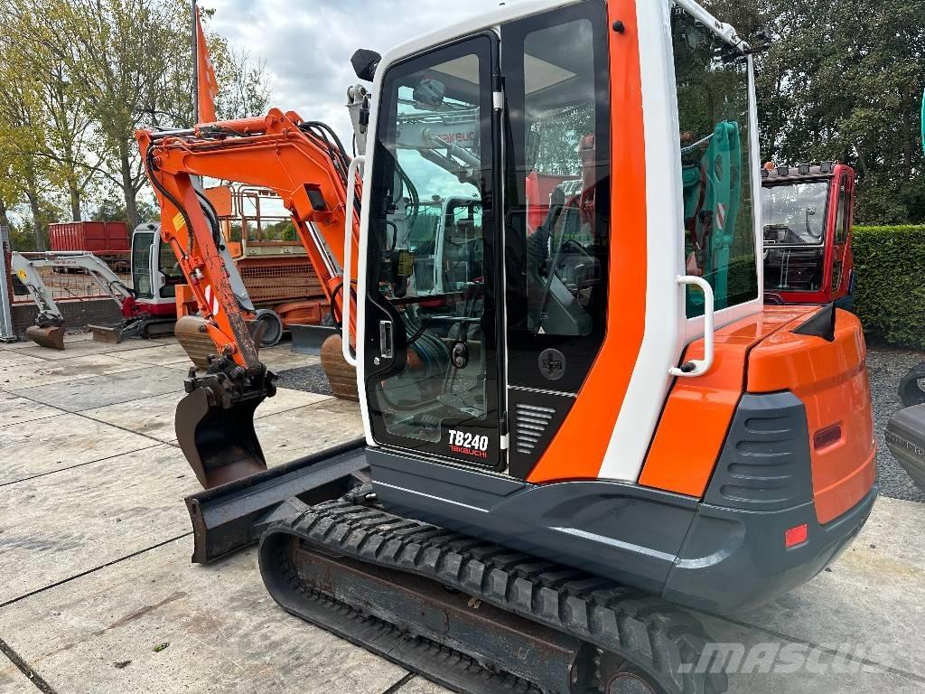 Takeuchi TB 235 CR Miniescavatori