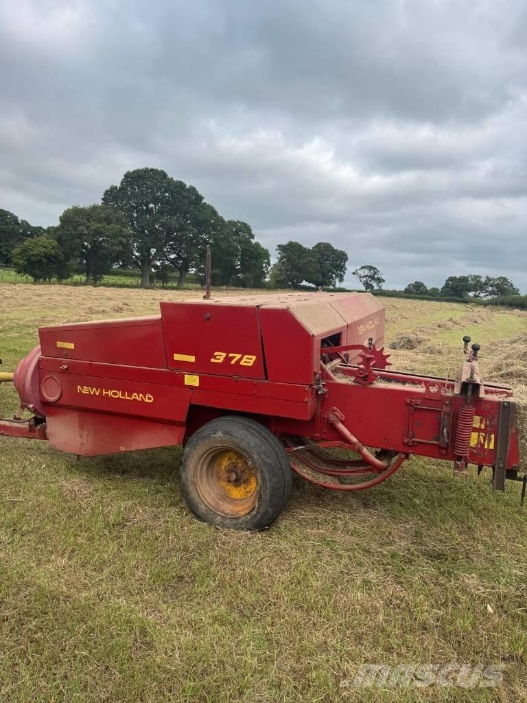 New Holland 378 Presse quadre