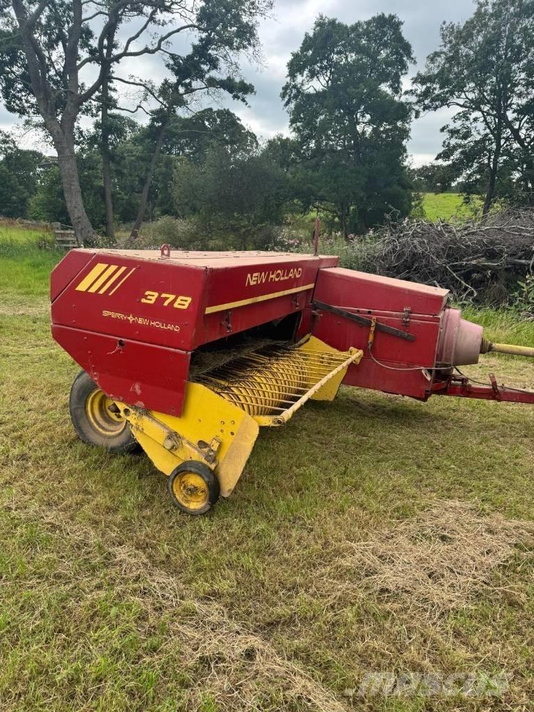New Holland 378 Presse quadre