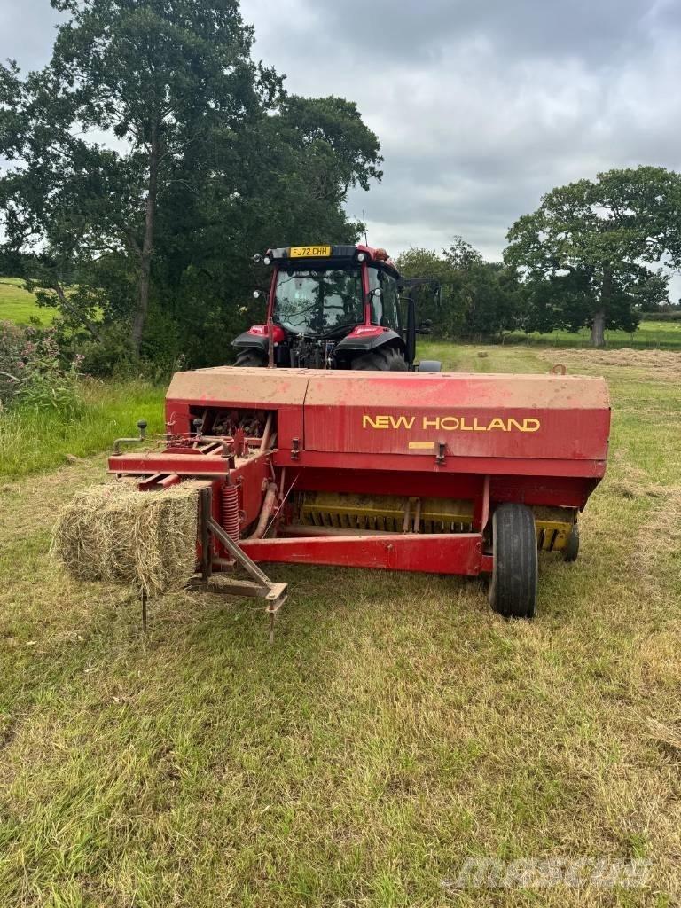 New Holland 378 Presse quadre