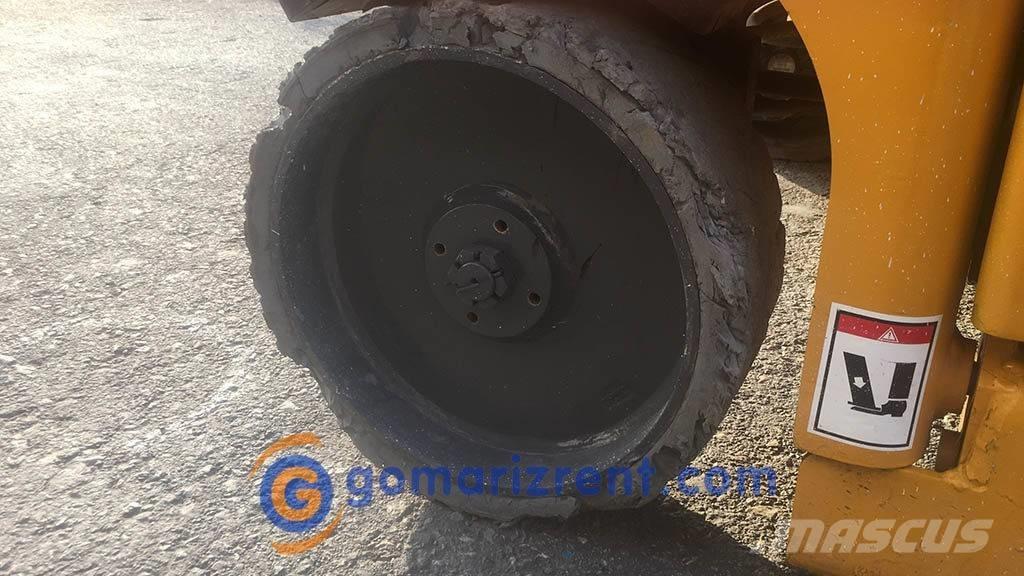 Haulotte Compact 12 Piattaforme a pantografo