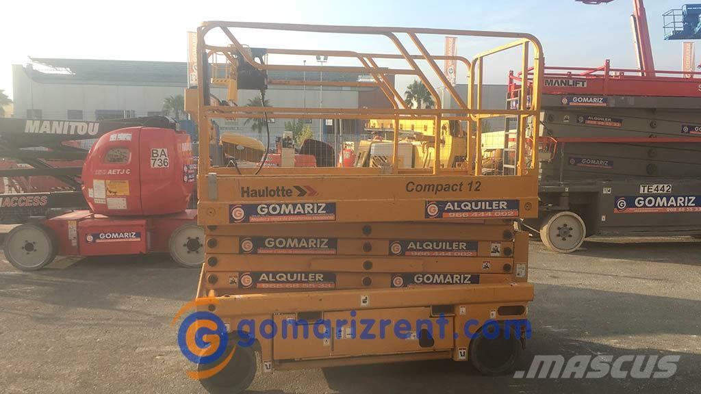 Haulotte Compact 12 Piattaforme a pantografo