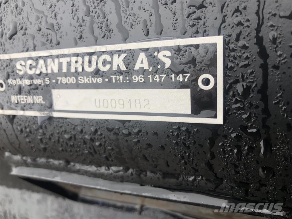 JST Læsseskovl, JST Benne