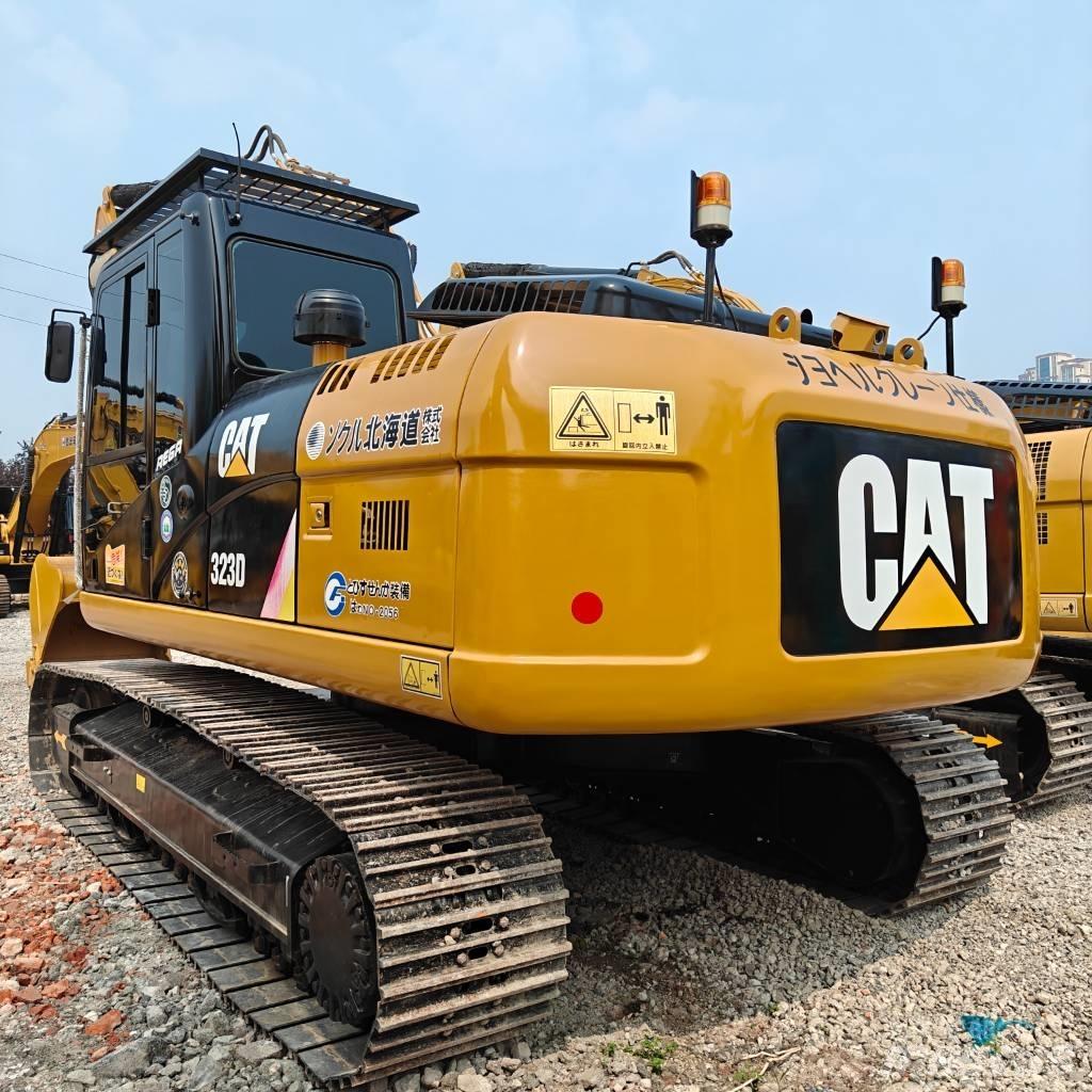 CAT 323D Escavatori cingolati