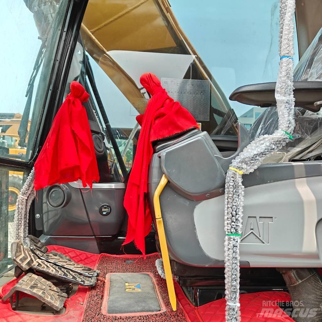 CAT 323D Escavatori cingolati