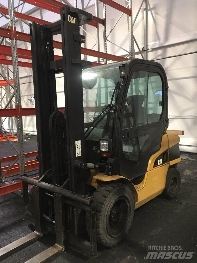 CAT DP 35 N Carrelli elevatori diesel