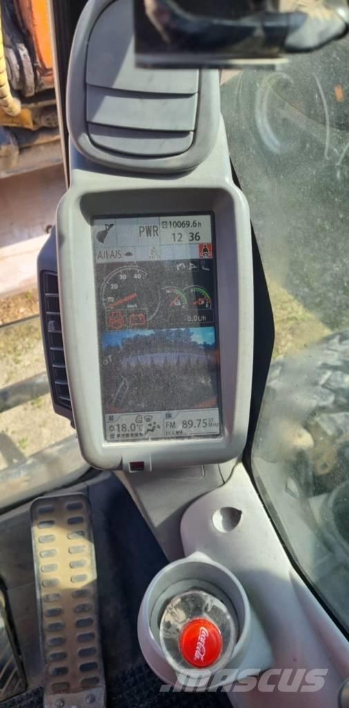 Hitachi ZX140W-5B Escavatori gommati