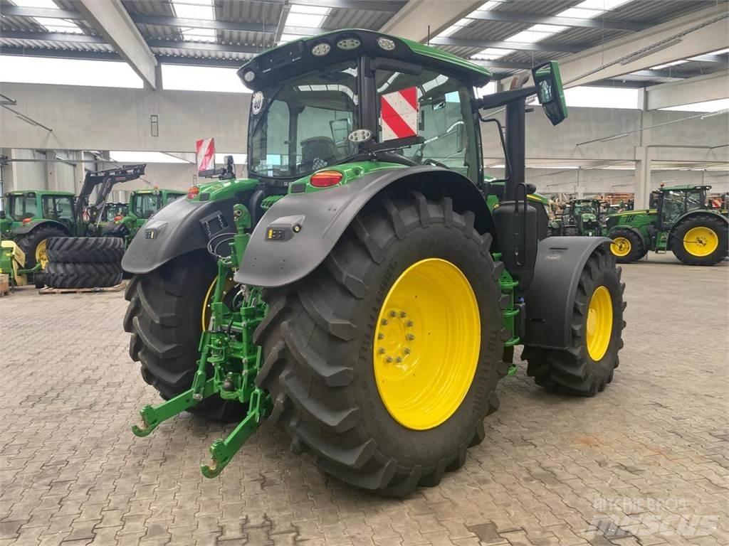 John Deere 6R 215 Trattori