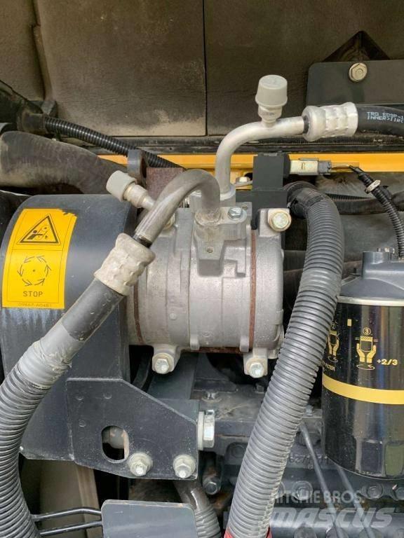 Komatsu PC88MR-8 Escavatori cingolati