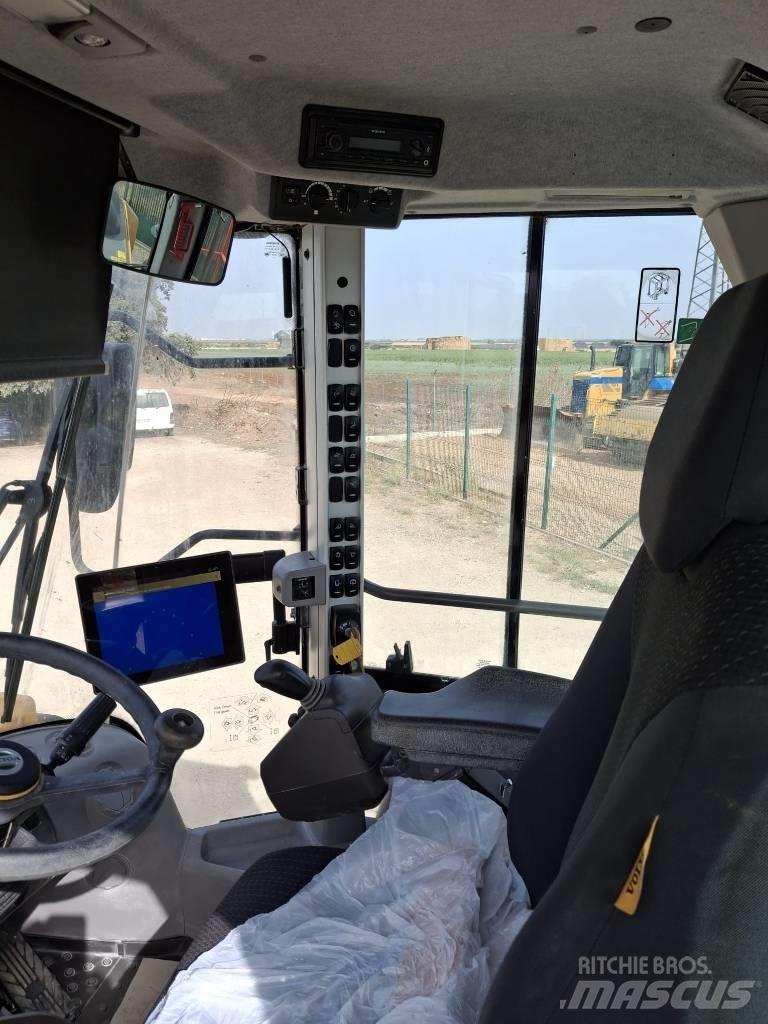 Volvo L 220 H Pale gommate