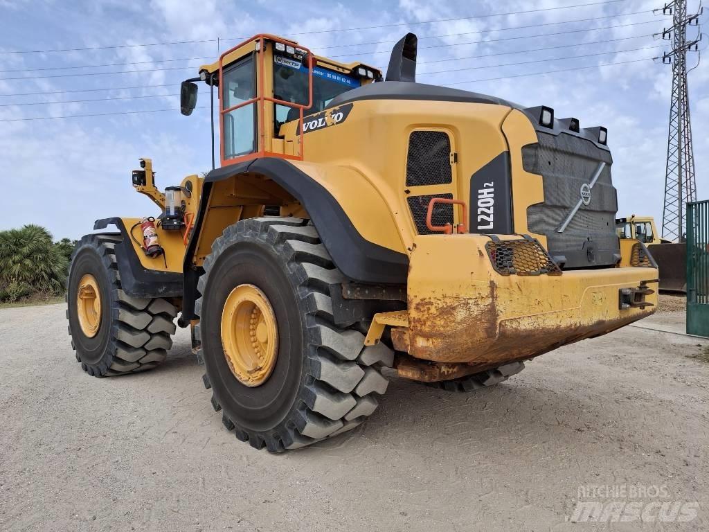 Volvo L 220 H Pale gommate