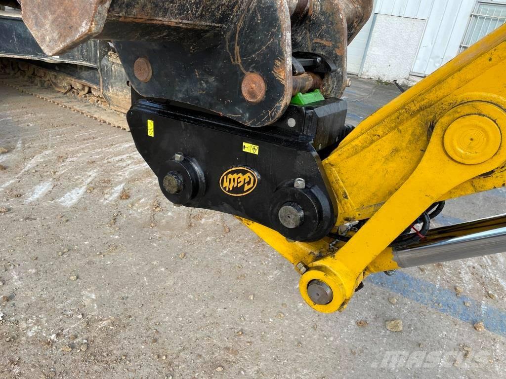 Komatsu PC240LC-11E0 Escavatori cingolati