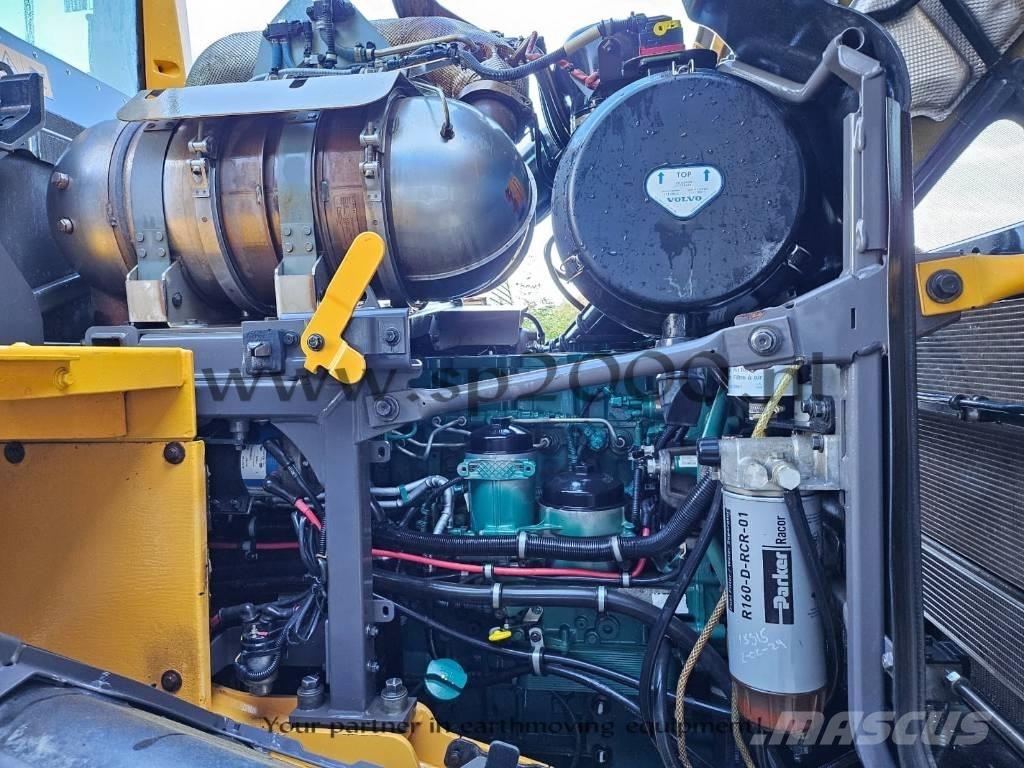 Volvo L 120 H Pale gommate