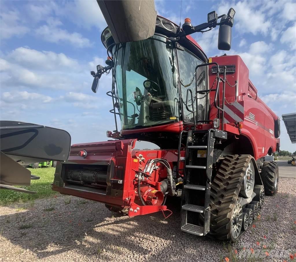 Case IH 8250 ASF Mietitrebbiatrici