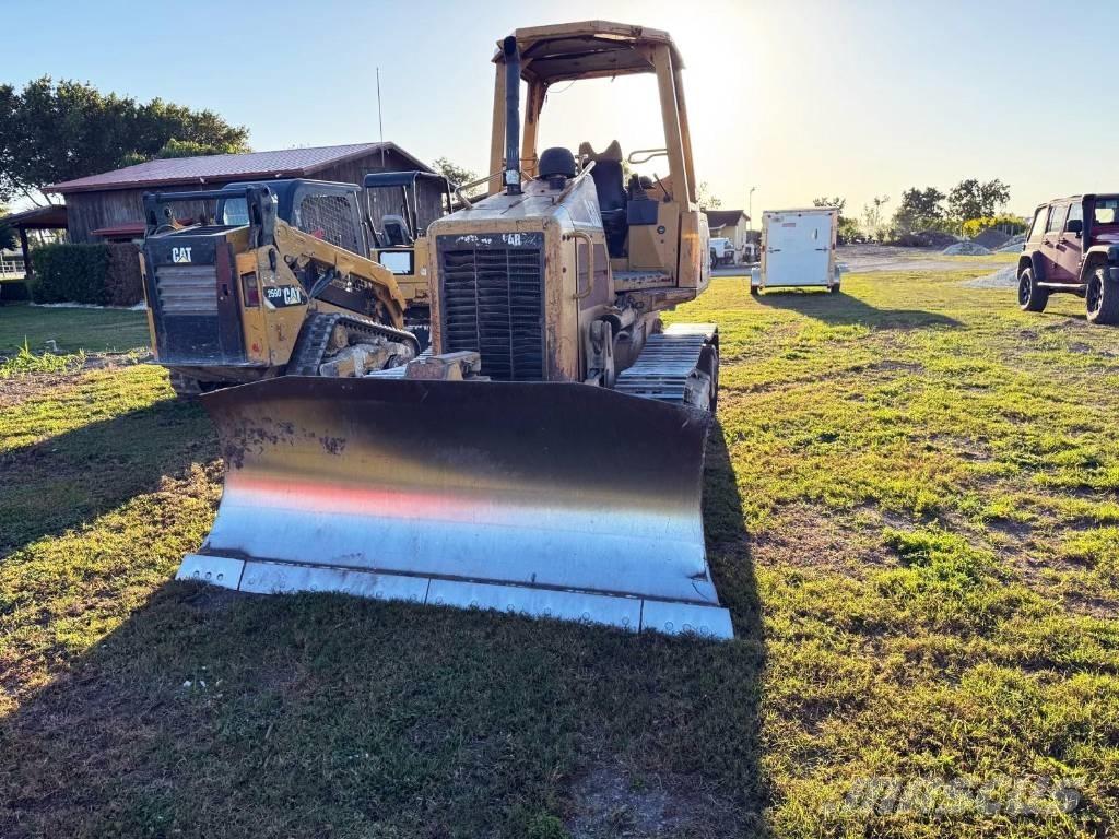 CAT D 3 G Dozer cingolati