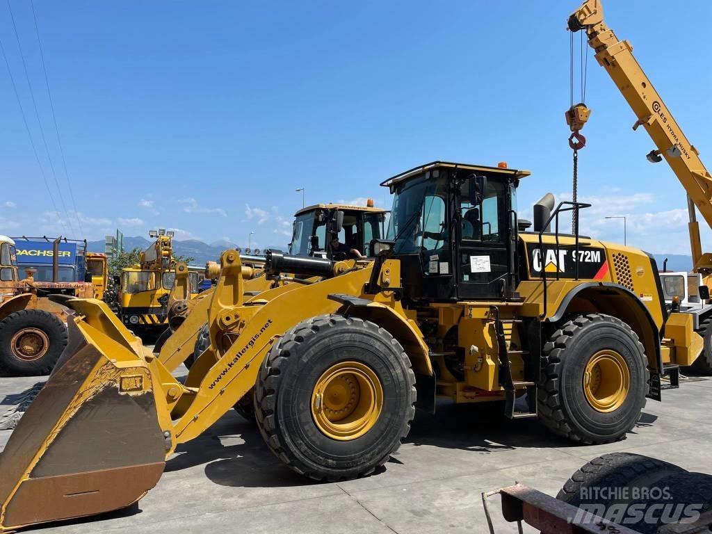 CAT 972M Pale gommate