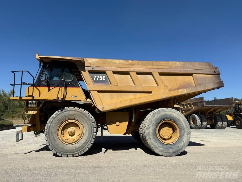 CAT 775 E Dumper a telaio rigido