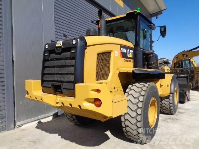 CAT 938M Pale gommate