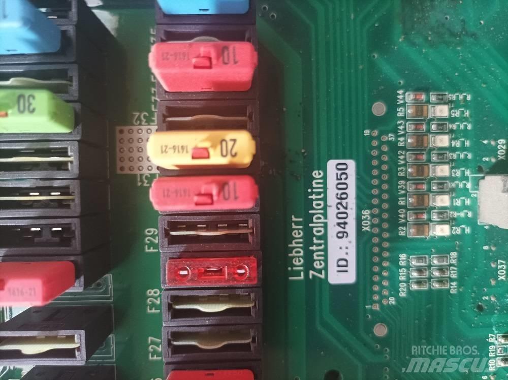 Liebherr R 916 LC Componenti elettroniche