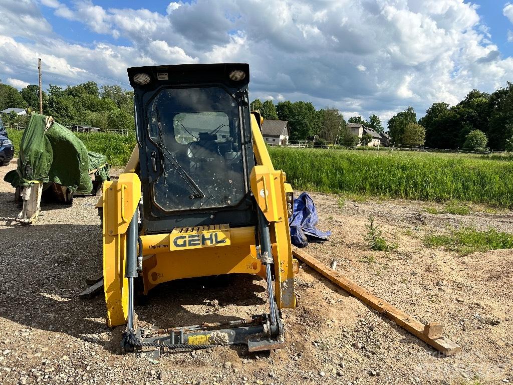 Gehl RT 210 Mini Pale Gommate