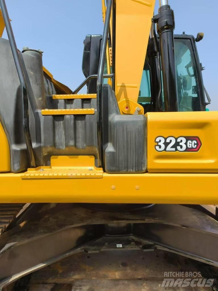 CAT 323 GC Escavatori cingolati