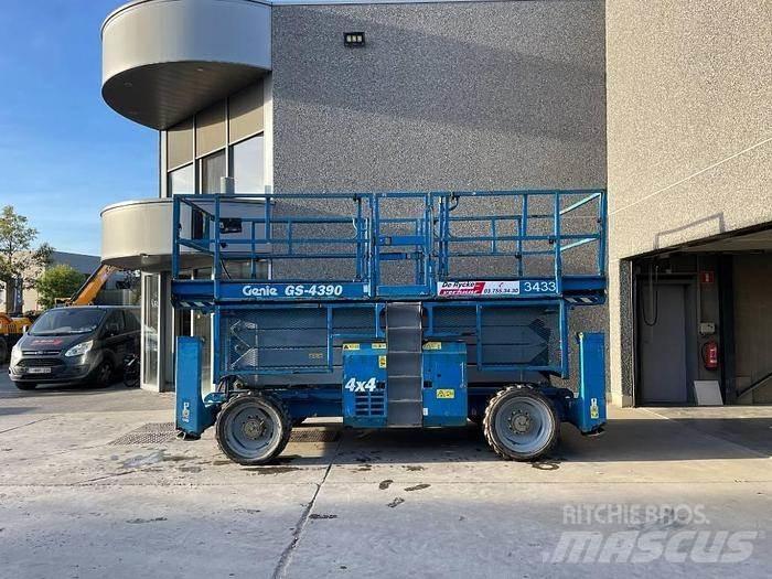 Genie GS4390RT Piattaforme a pantografo