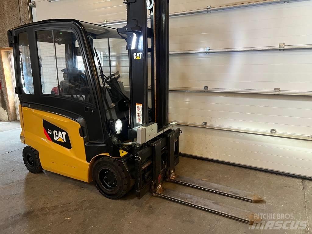 CAT EP30CN Carrelli elevatori elettrici