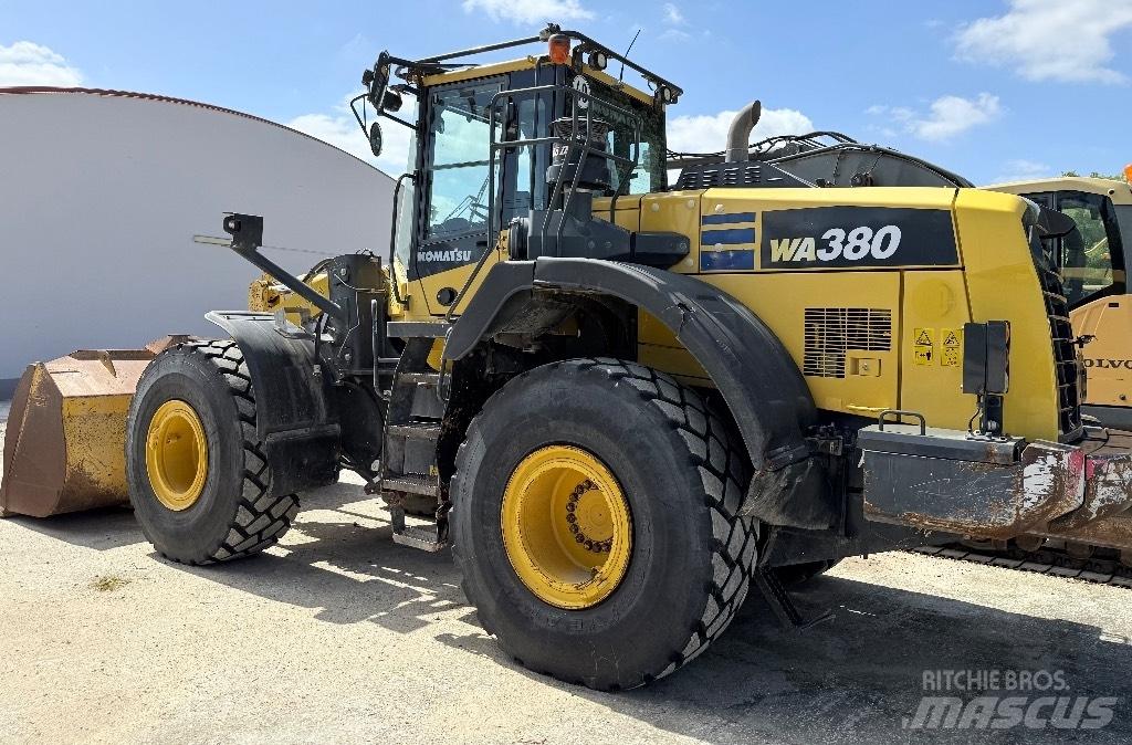 Komatsu WA 380-8 Pale gommate
