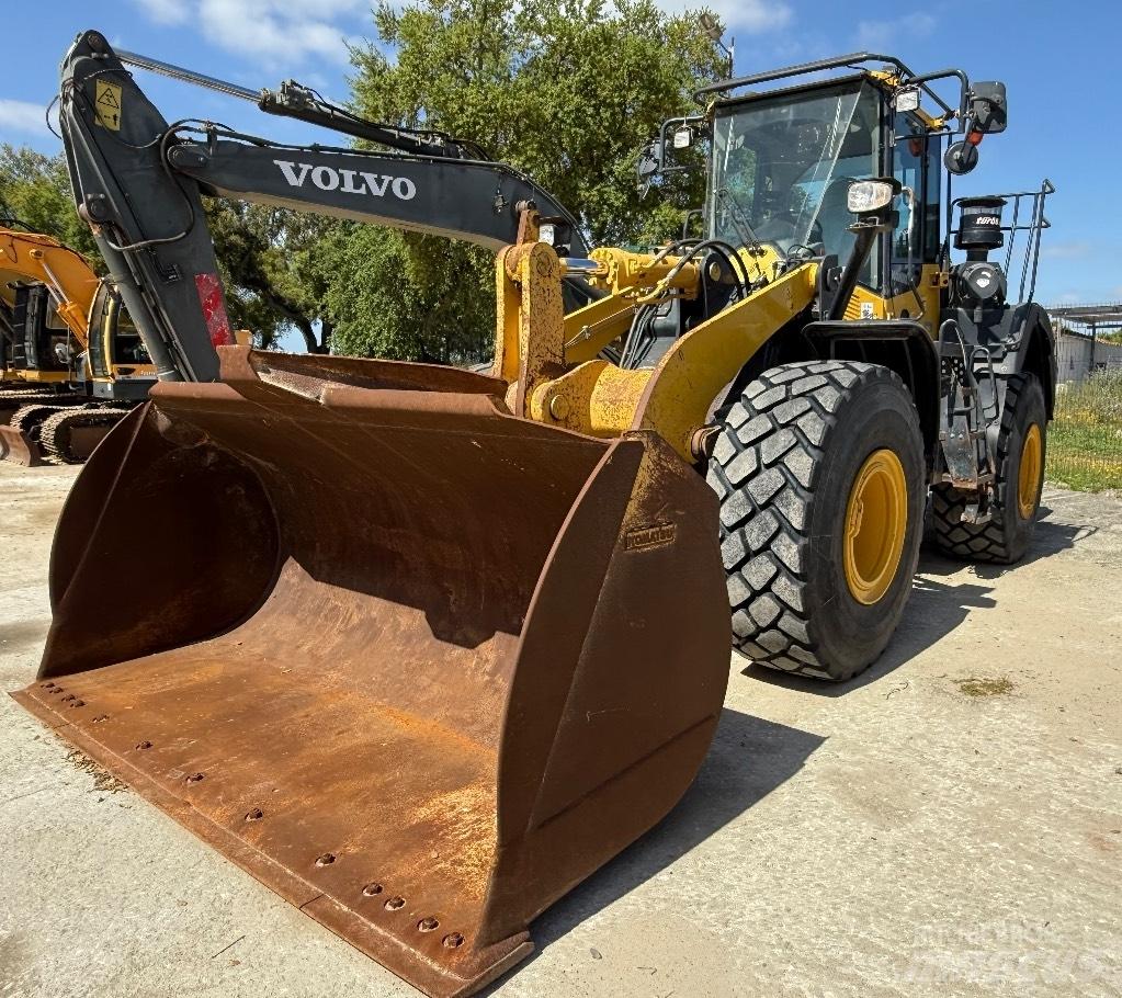 Komatsu WA 380-8 Pale gommate