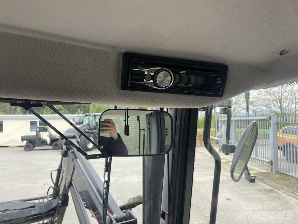 Valtra A 83 Trattori
