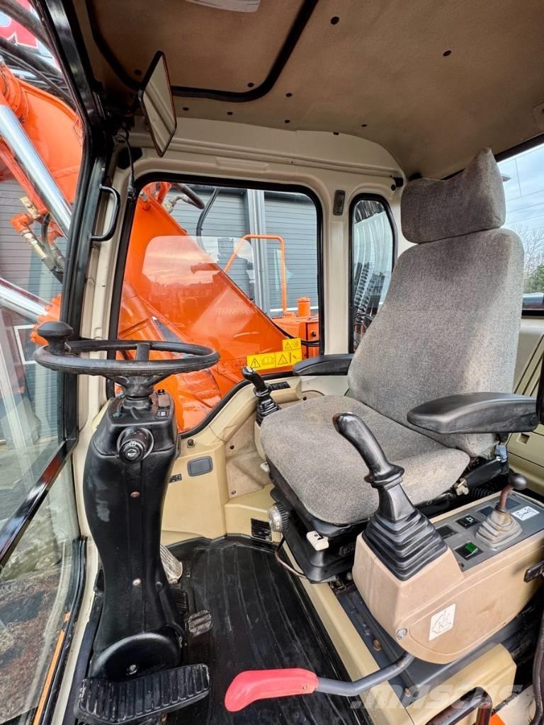 Doosan SOLAR 140W-V Escavatori gommati