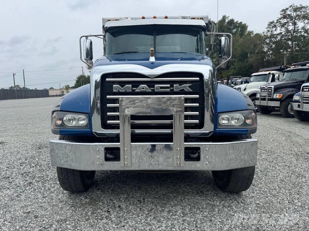 Mack Granite 64FR Camion ribaltabili